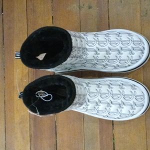 Juicy Couture Slip on Booties